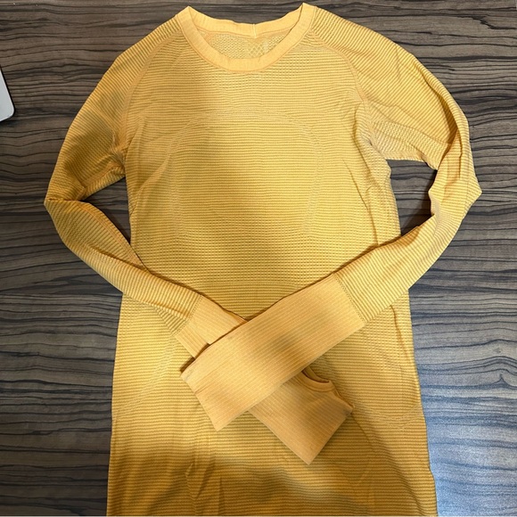 Lululemon long sleeve - Picture 2 of 3